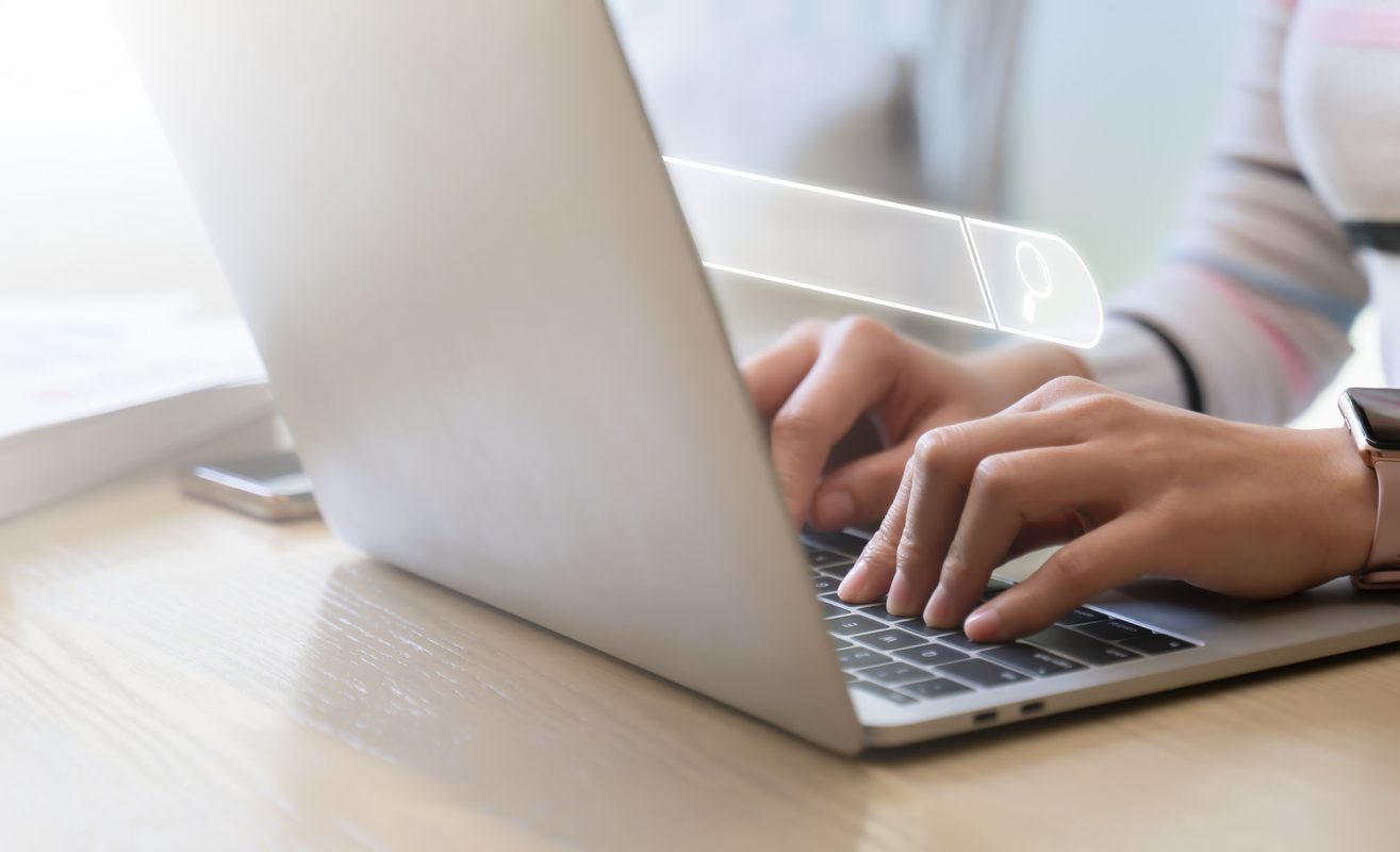 Suche nach Informationsdaten zu Internet-Netzwerken